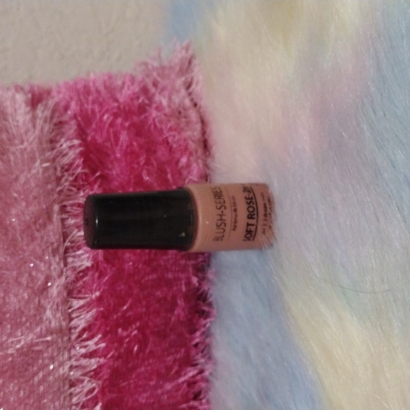 Blush series Other - Lush liquid makeup